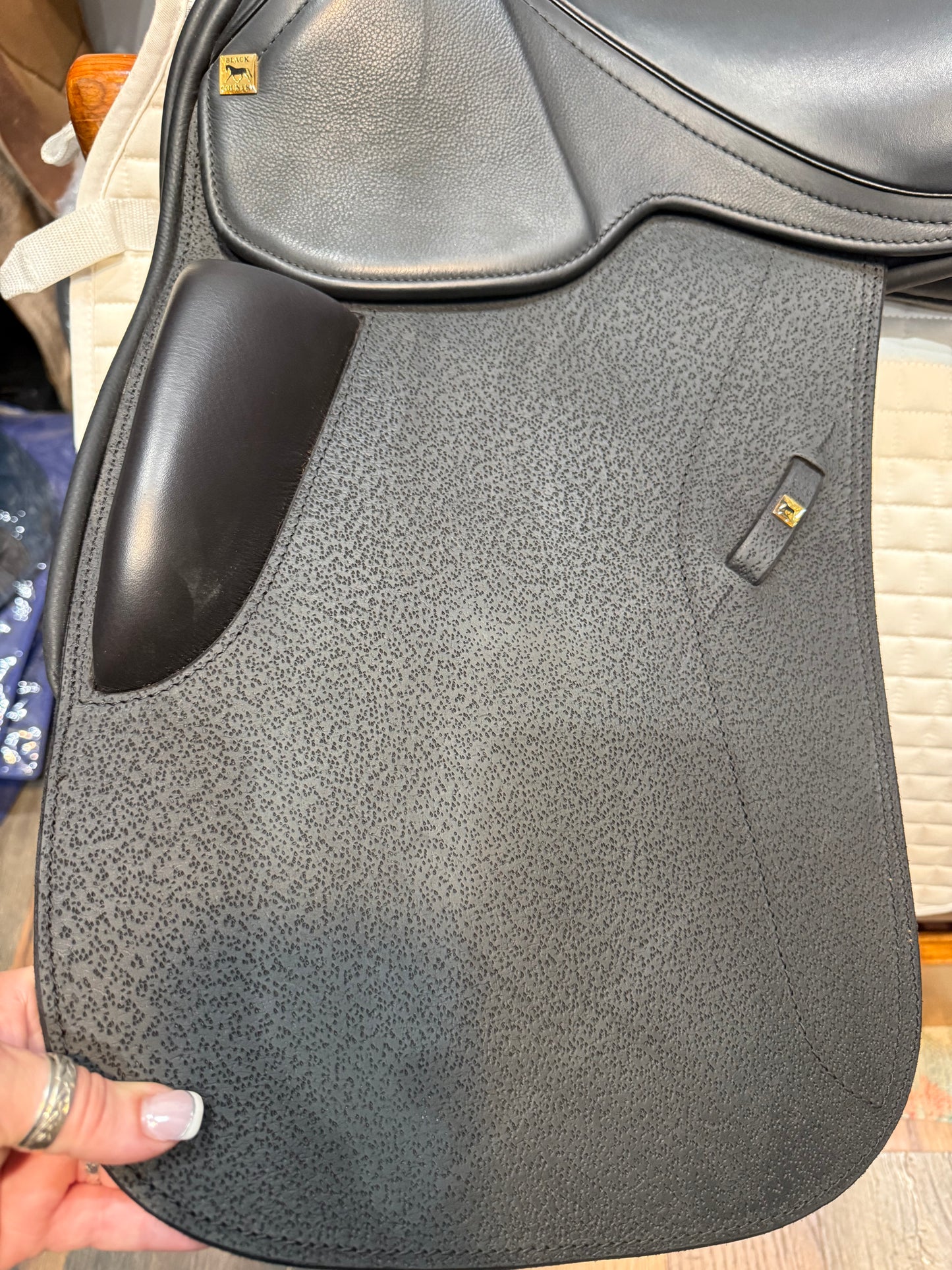 Black Country Dante Dressage Saddle – 17.5” MW - DEMO