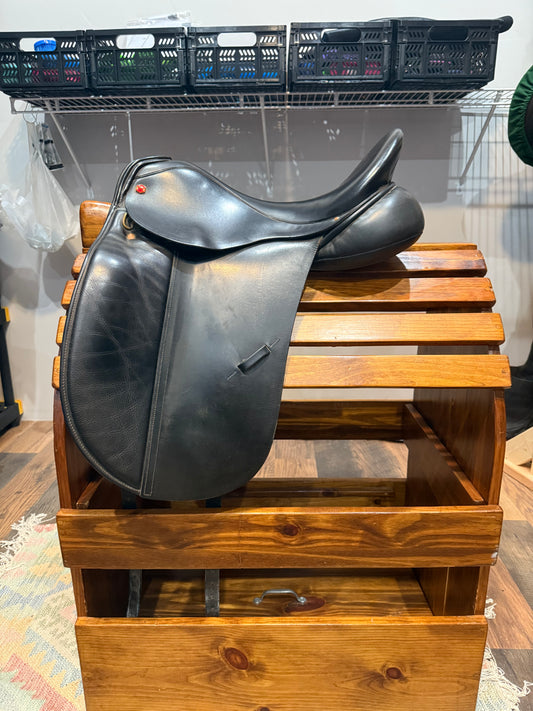 Albion SLK Dressage Saddle – 17.5” seat High Head - USED