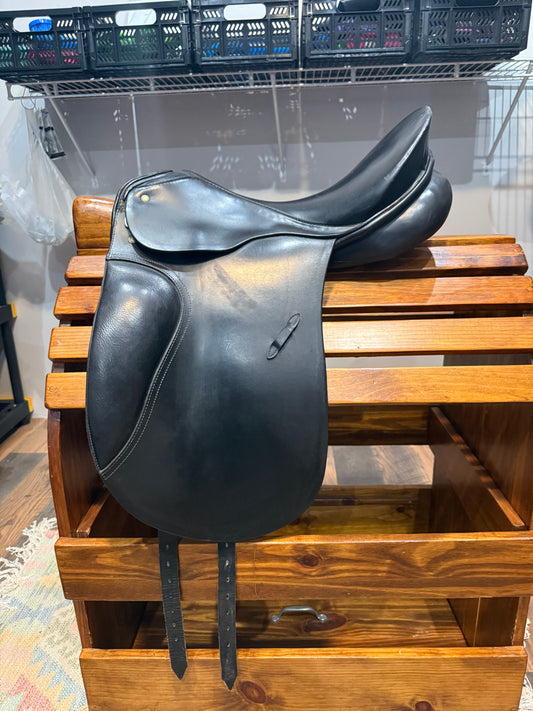 Passier Optimum Dressage – 17.5” seat - USED