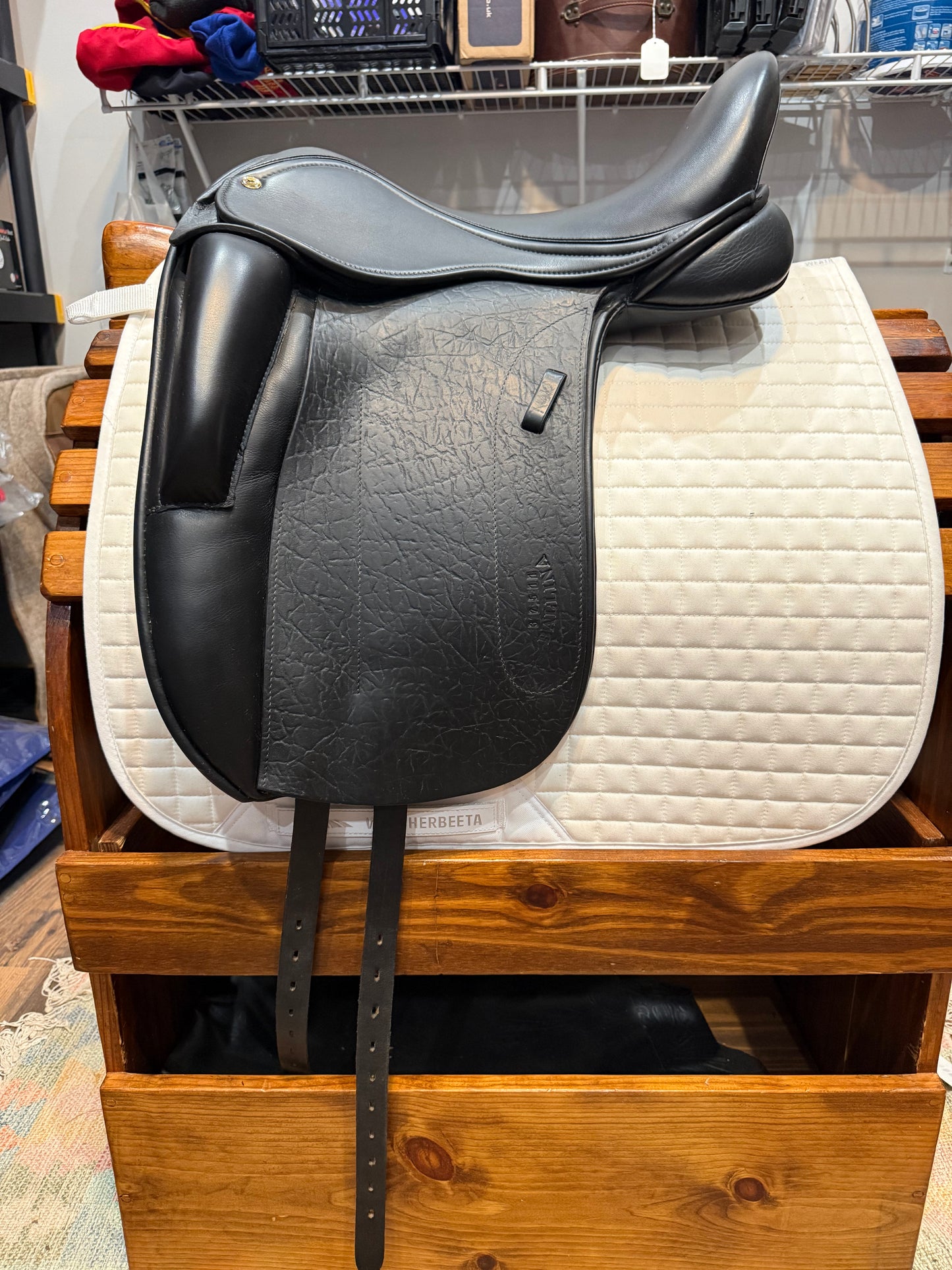 Black Country Vinici Ballina Dressage Saddle – 17.5”  XW - DEMO