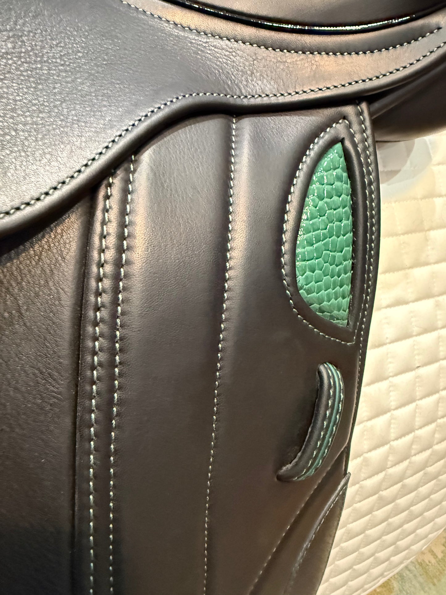 Black Country Iconic Dressage Saddle – 17.5”  MW - DEMO