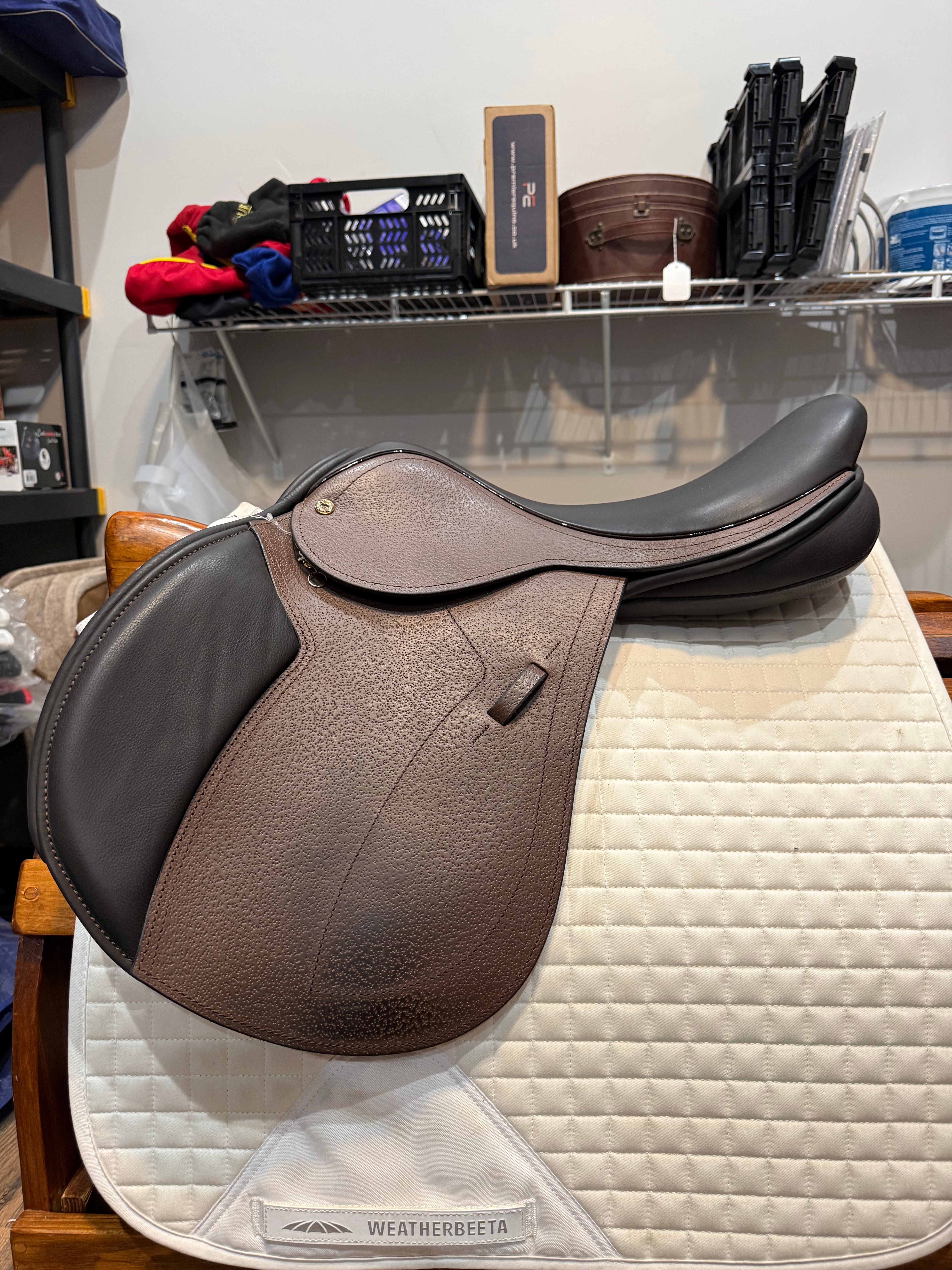 Black Country Solare Jump Saddle – 17.5”  MW - DEMO