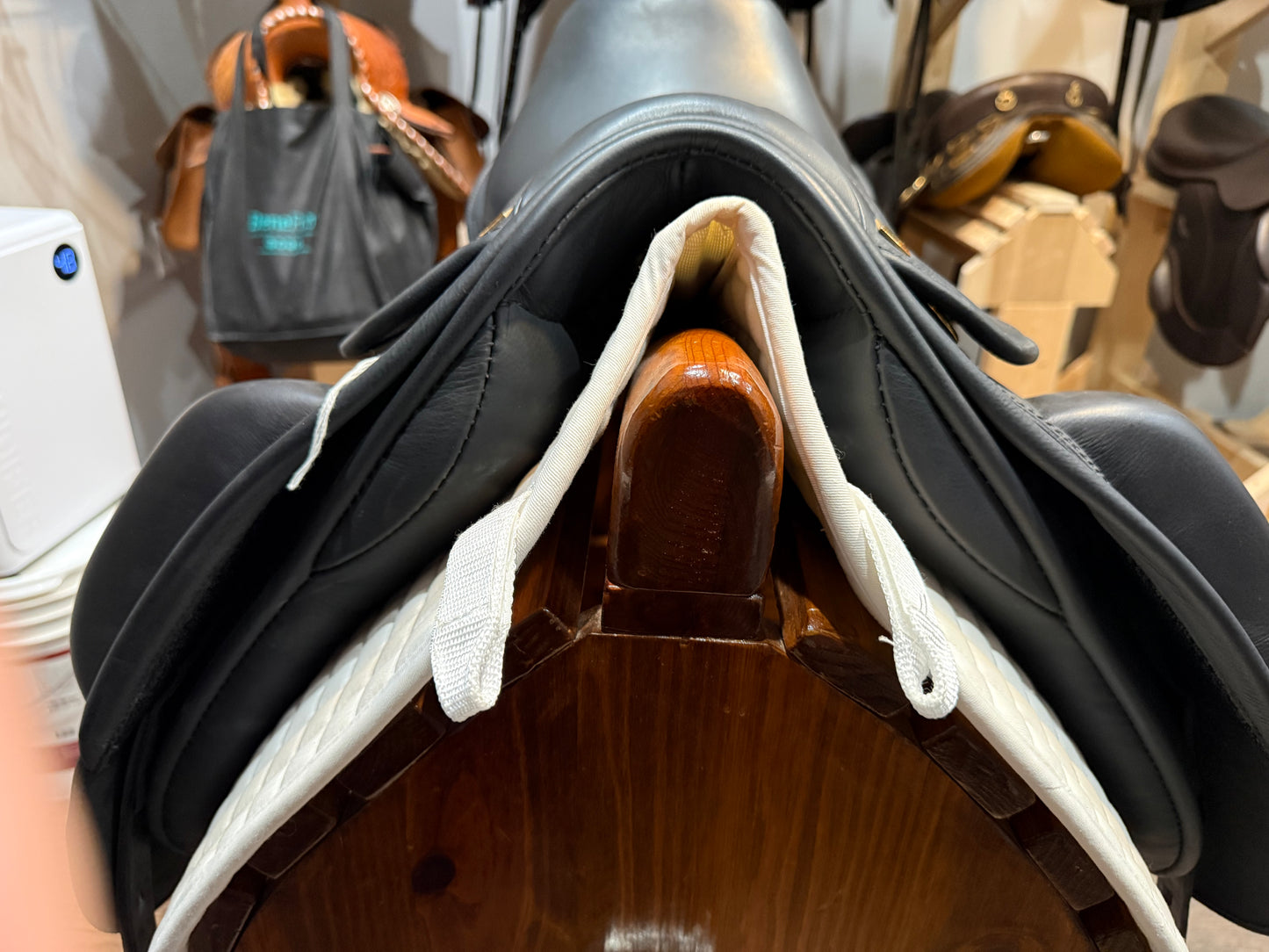 Black Country Dante Dressage Saddle – 17.5”  MW - DEMO