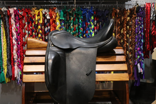 Trilogy Verago Elite Dressage Saddle – 18” seat - USED