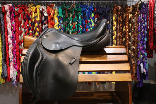 Black Country Wexford Jump Saddle – 17.5” seat - Used