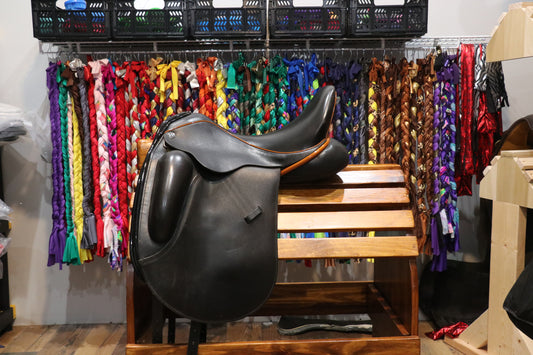 Trilogy Allegiance Dressage Saddle – 18” seat (rides like a 17.5”)  DEMO