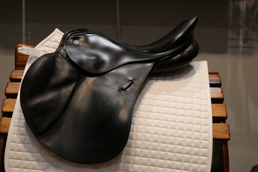 Kieffer Competition Jump Saddle, 17" seat - USED